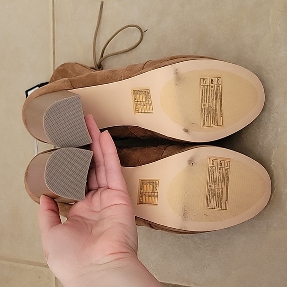 Forever 21 size 10 suede heel boots Tan color - Picture 5 of 7